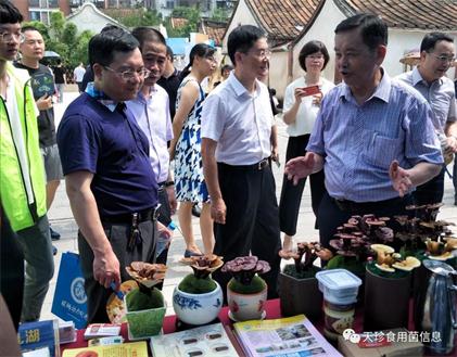 82060_1.jpg 82060_1.jpg